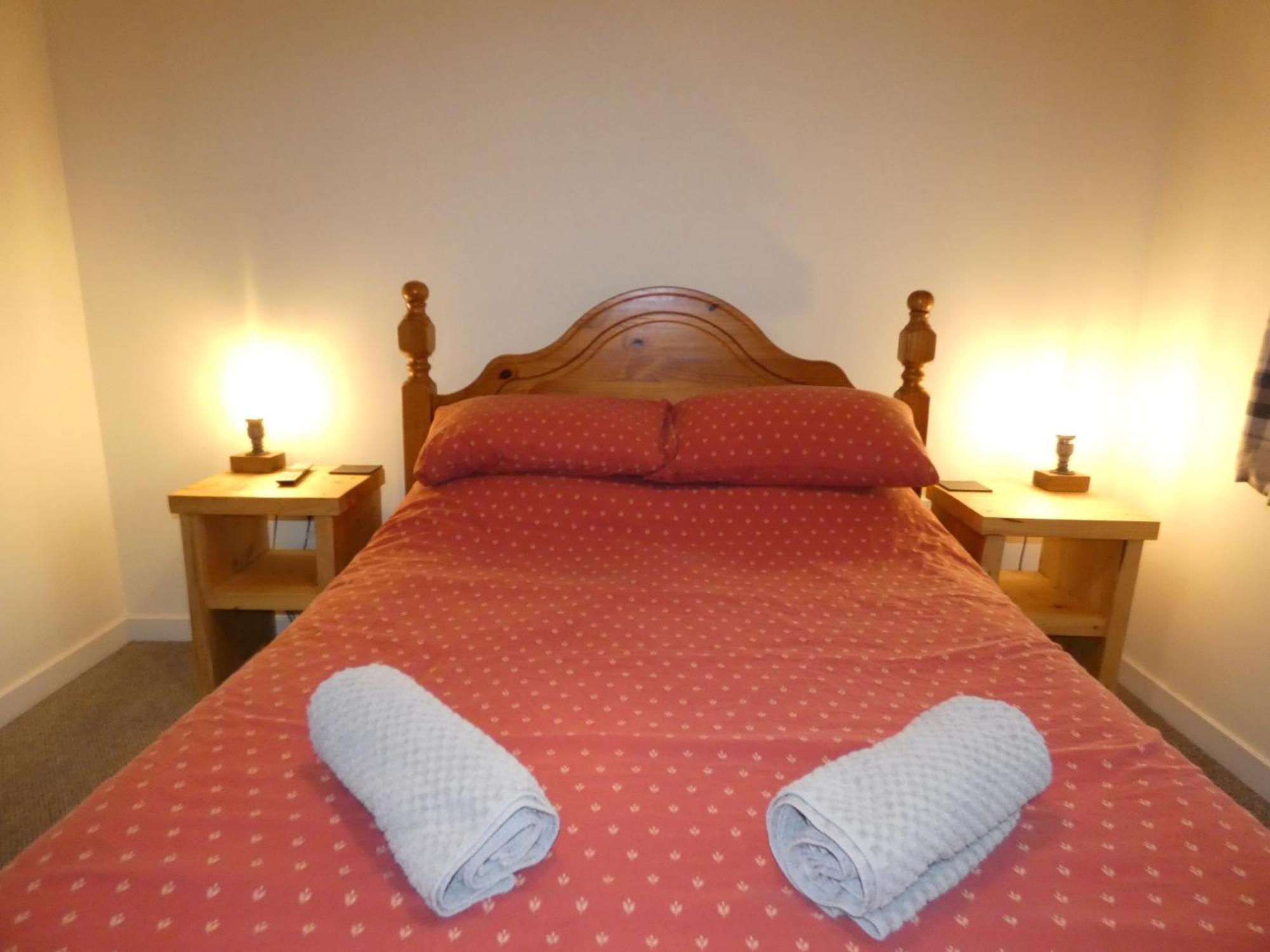 Abergwynant Farm Glamping & Apartments Долгелай Стая снимка