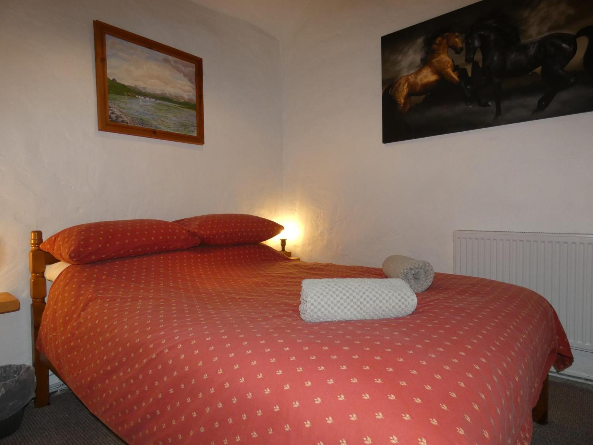 Abergwynant Farm Glamping & Apartments Долгелай Екстериор снимка